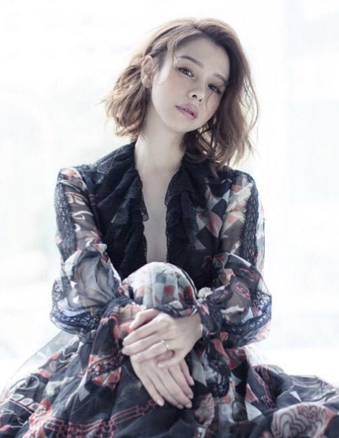 現在40代の美しいビビアンスーさん