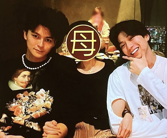 新田真剣佑さんと眞栄田郷敦さんの母親の前田玉美さんの顔画像